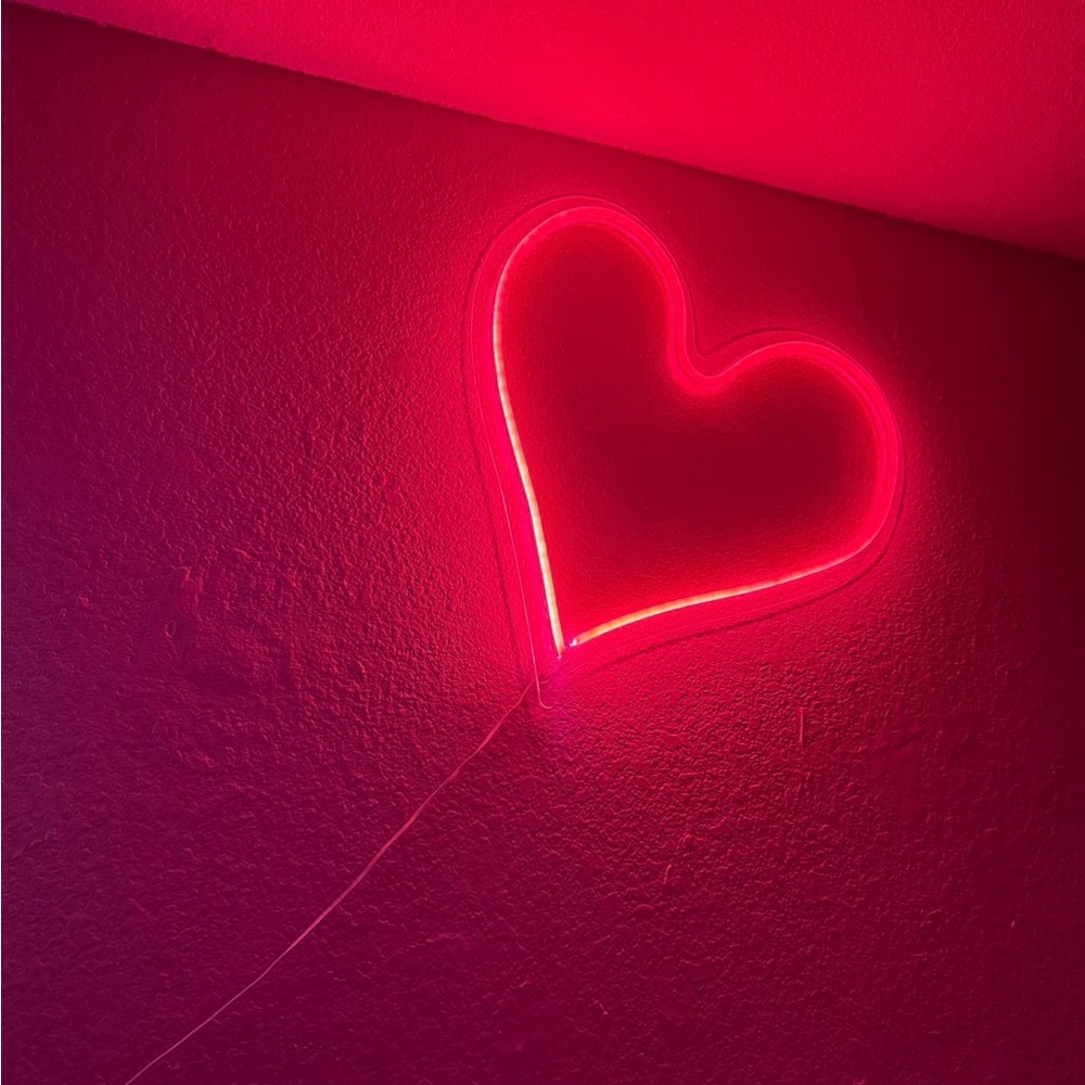 Neon Heart Wall Light